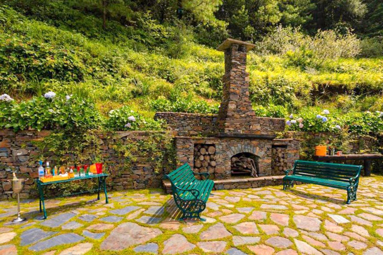 Stayvista At Violet Hill With Bonfire, Gazebo & Hill View Shimla Buitenkant foto